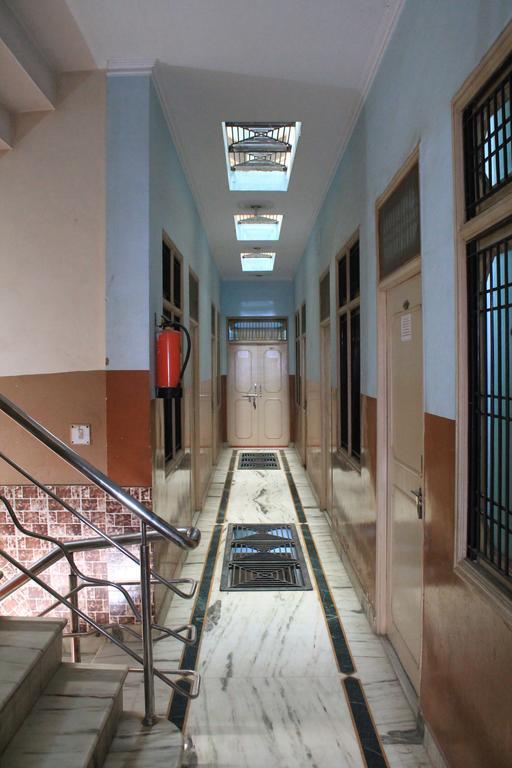 Krishnam Guest House Mathura Bagian luar foto