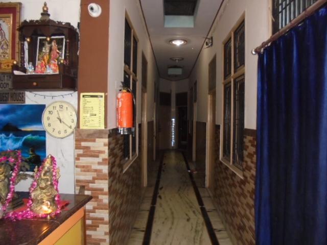 Krishnam Guest House Mathura Bagian luar foto