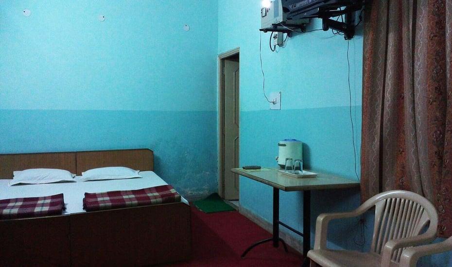 Krishnam Guest House Mathura Bagian luar foto